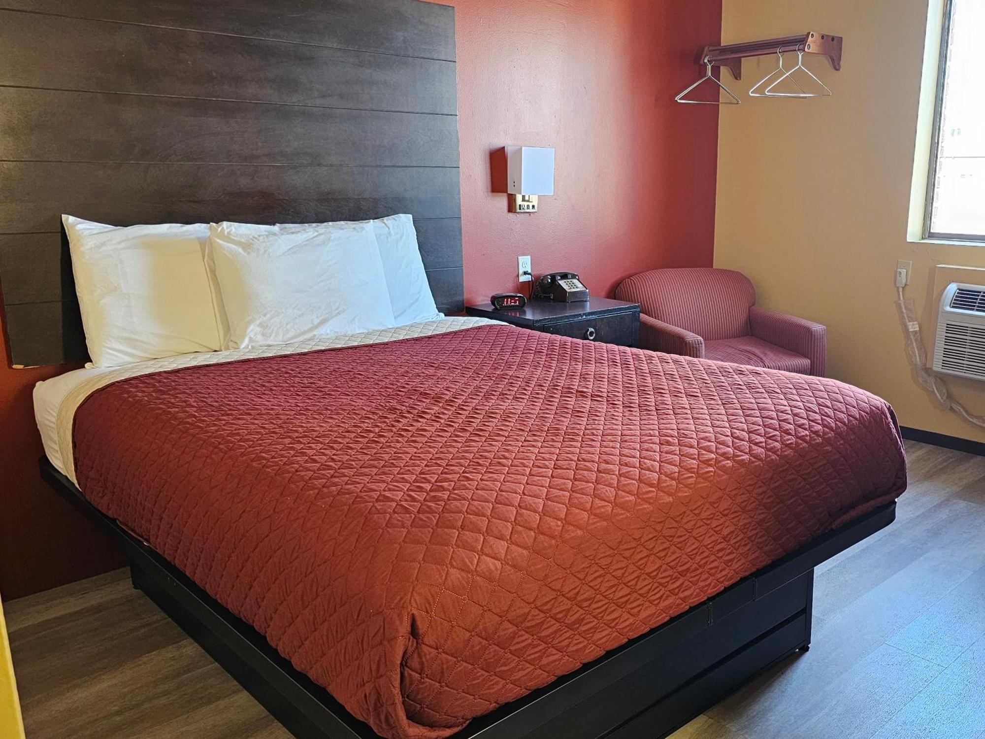 Budgetel Inn & Suites Fort Scott Eksteriør billede