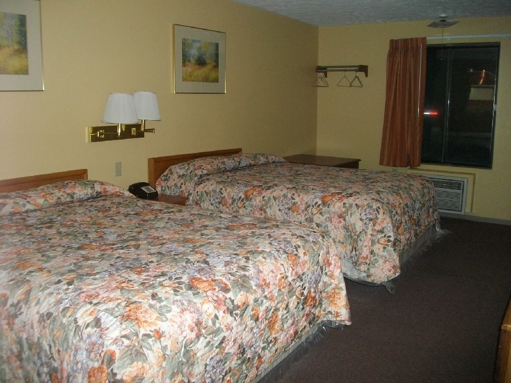 Budgetel Inn & Suites Fort Scott Eksteriør billede