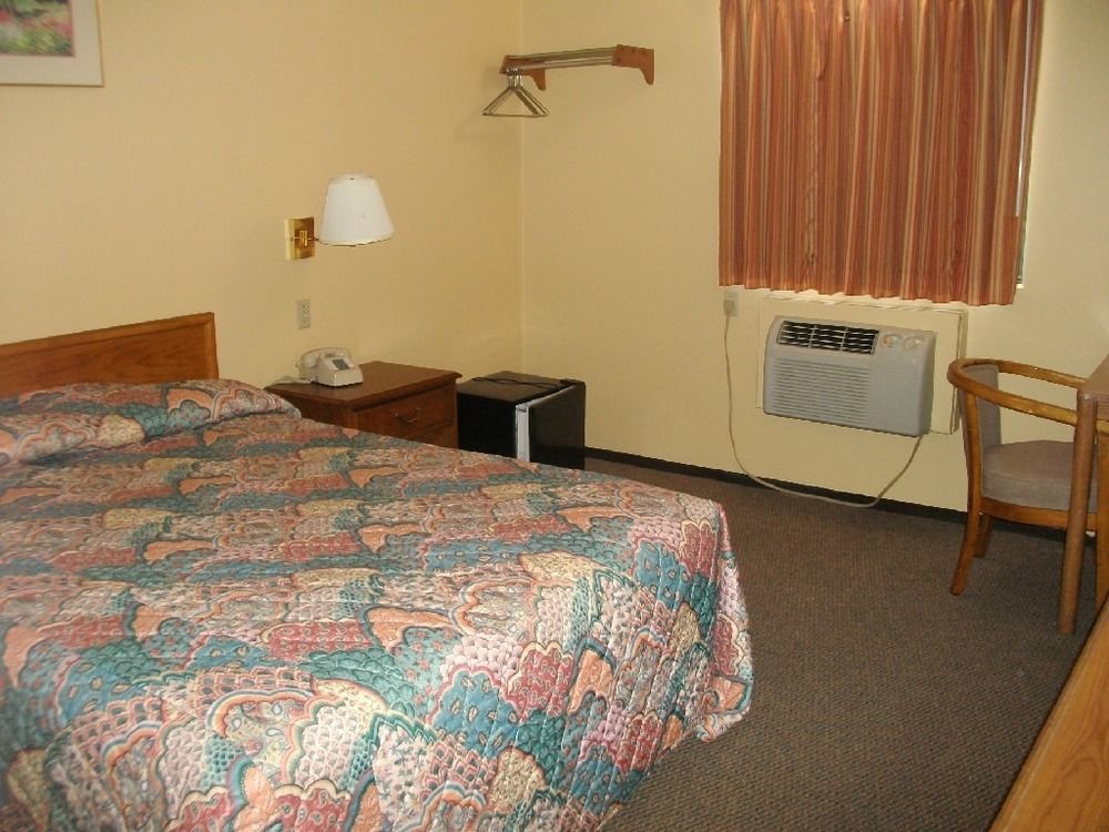 Budgetel Inn & Suites Fort Scott Eksteriør billede